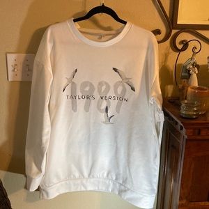 Taylor’s Version 1989 off-white sweatshirt, size M